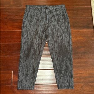 Ruti Knit Pants in Dark Grey Flame Pattern. Size L (estimate)